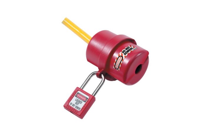 Master Lock Rotating Electrical Plug Lockout, Red